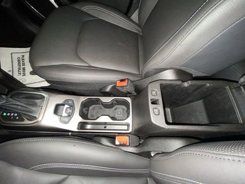 Used 2020 Jeep Renegade Limited image 20