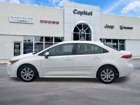 Used 2020 Toyota Corolla LE FWD image 6