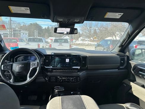 Used 2024 Chevrolet Silverado 1500 ZR2 image 12