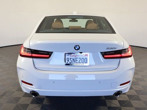 Used 2025 BMW 330i Sedan w/ Convenience Package image 5