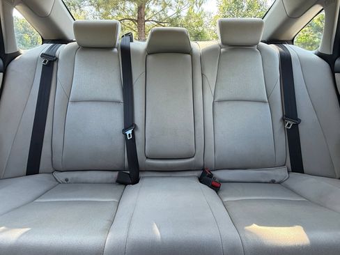 Used 2019 Honda Accord EX image 41