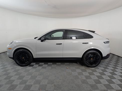 Used 2026 Porsche Cayenne Coupe image 2