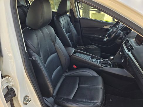 Used 2017 MAZDA MAZDA3 Touring FWD image 24