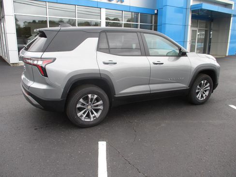 New 2026 Chevrolet Equinox LT w/ Convenience Package II image 3