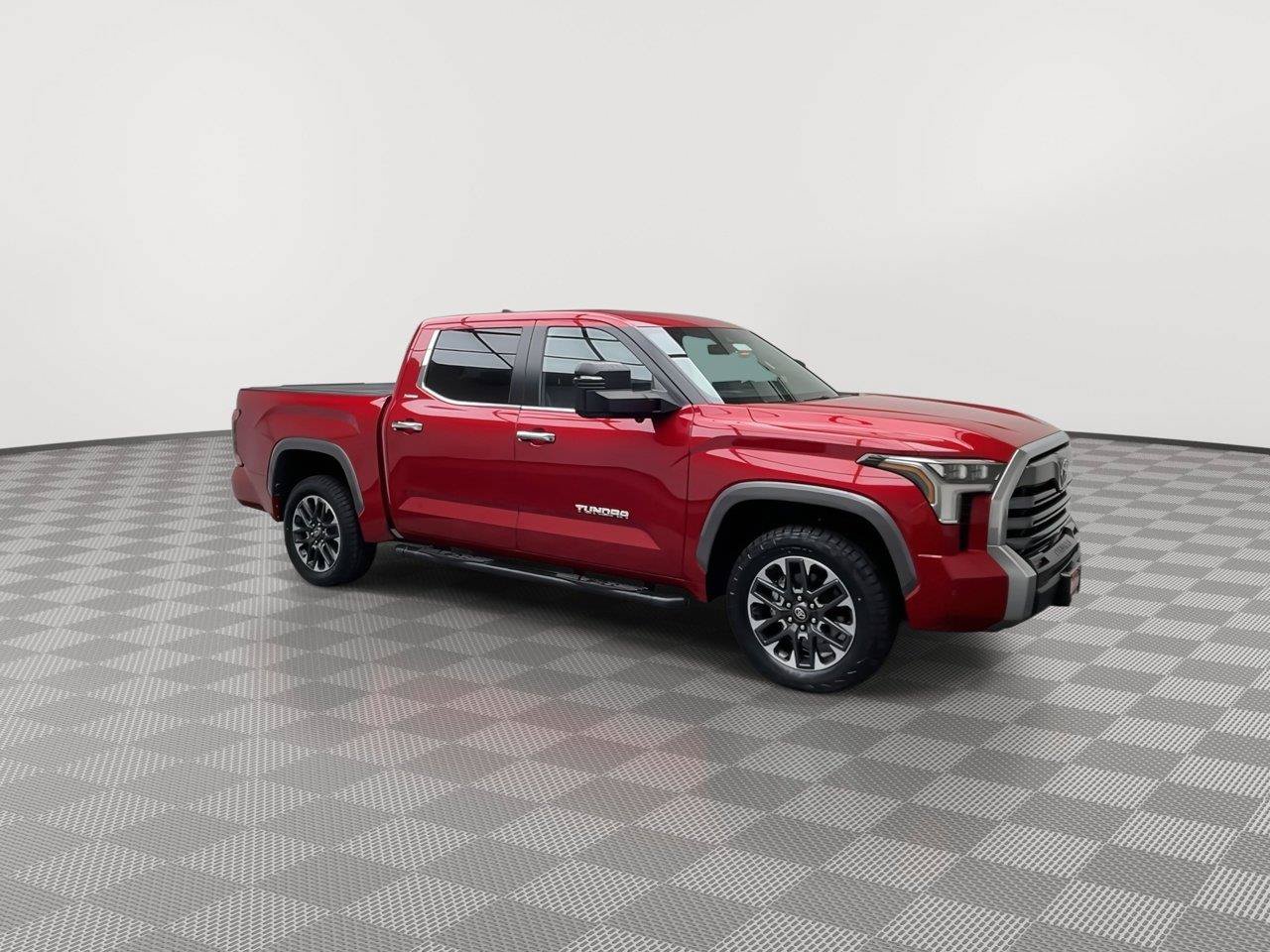 Used 2025 Toyota Tundra Limited AWD/4WD image 41
