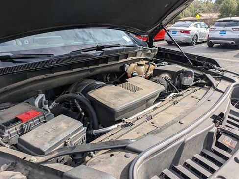 Used 2021 Chevrolet Tahoe Z71 w/ Z71 Signature Package image 12