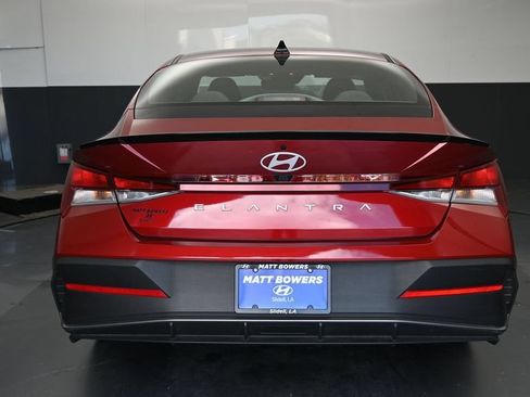 Used 2025 Hyundai Elantra Sport FWD image 17
