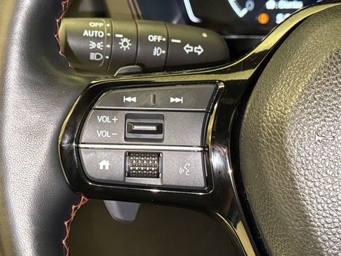 Used 2025 Honda Pilot TrailSport image 35
