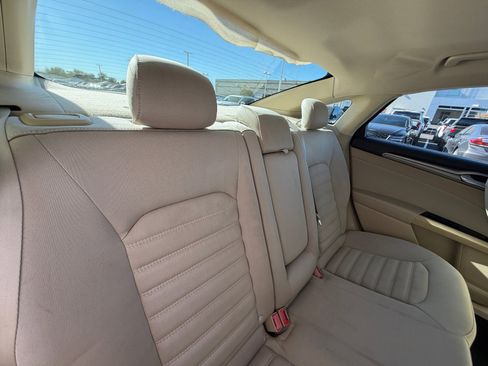 Used 2014 Ford Fusion SE image 18
