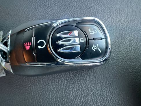 Used 2024 Buick Envista Avenir FWD image 28
