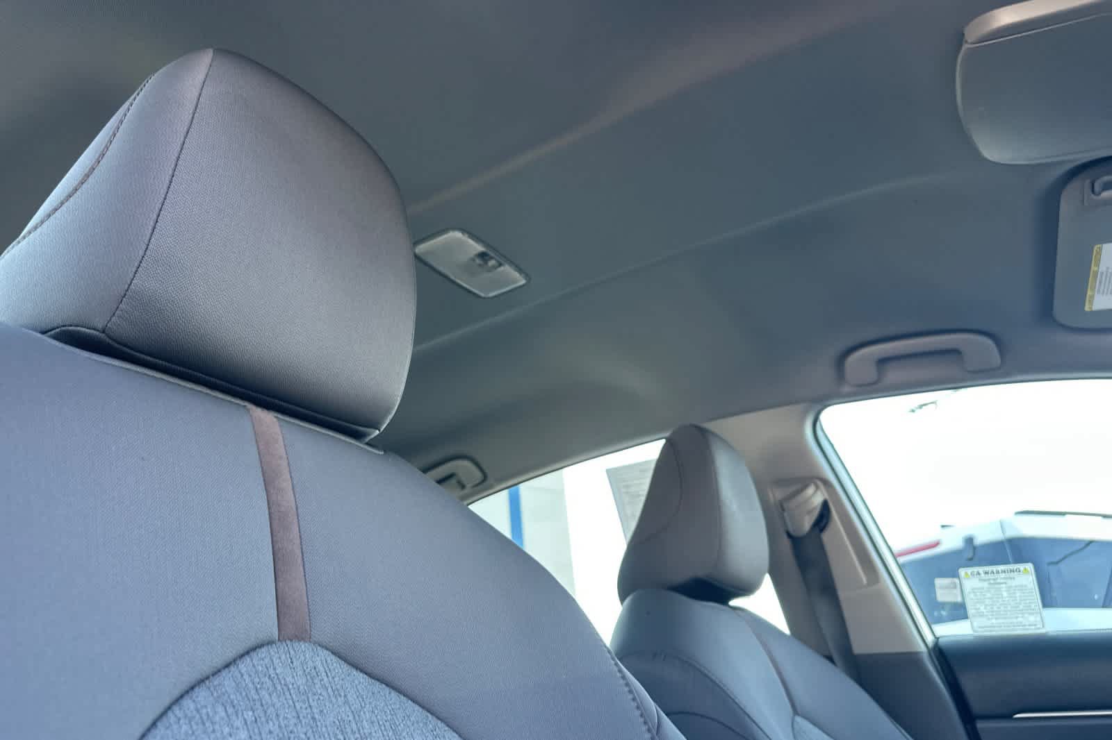 Used 2020 Toyota Camry LE FWD image 17