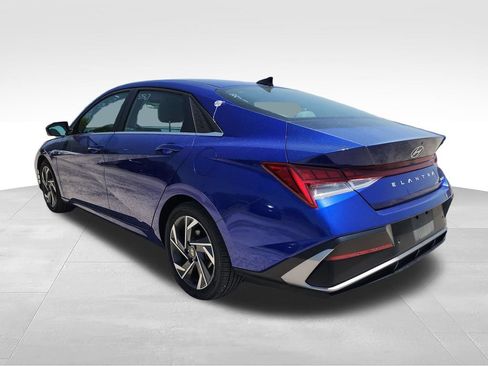 Used 2024 Hyundai Elantra Limited FWD image 6