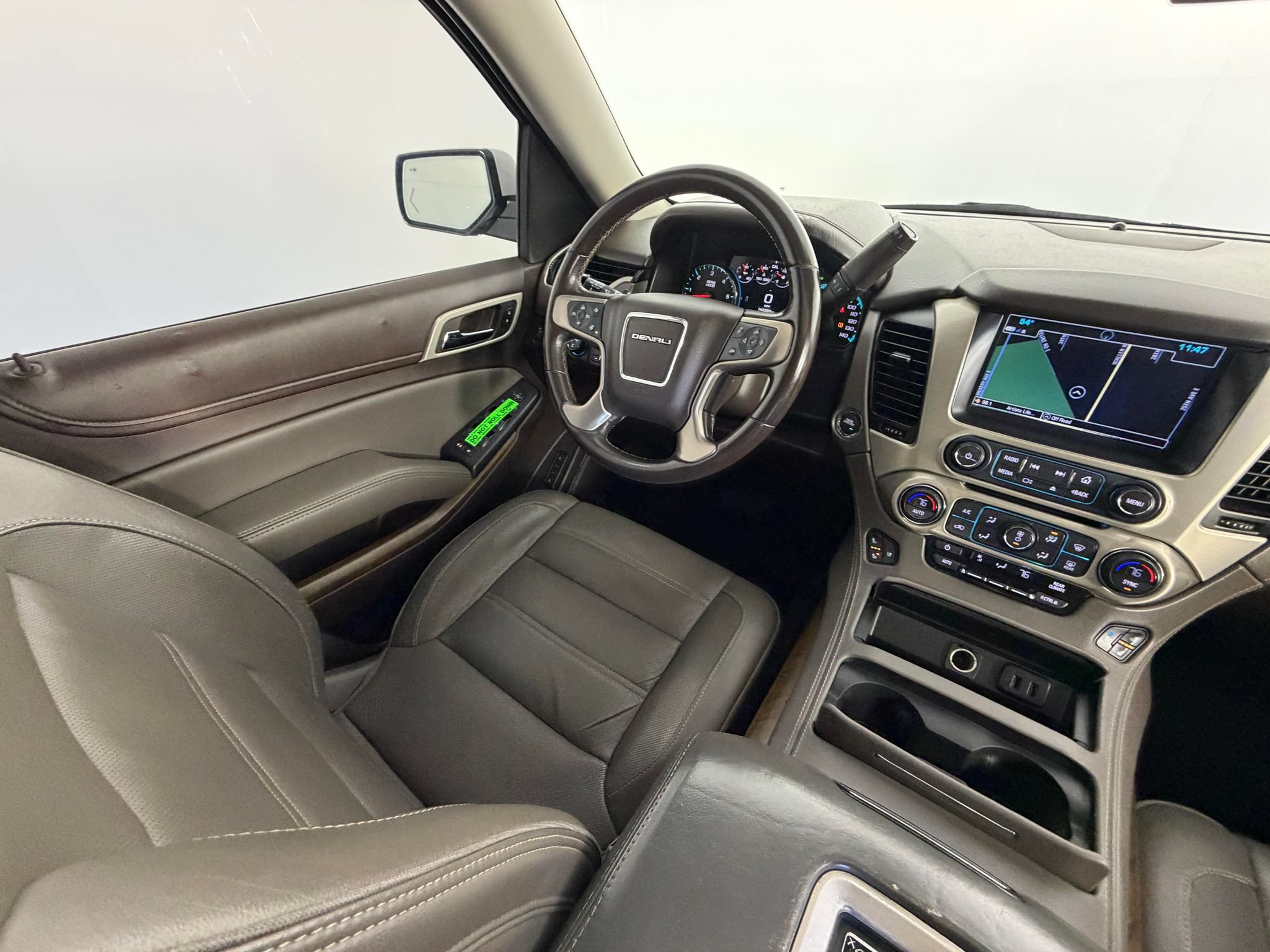Used 2020 GMC Yukon Denali w/ Open Road Package AWD/4WD image 33