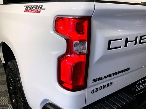Used 2025 Chevrolet Silverado 1500 LT Trail Boss w/ Convenience Package II AWD/4WD image 40