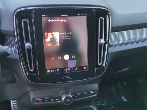 Used 2021 Volvo XC40 P8 Recharge w/ Advanced Package image 27