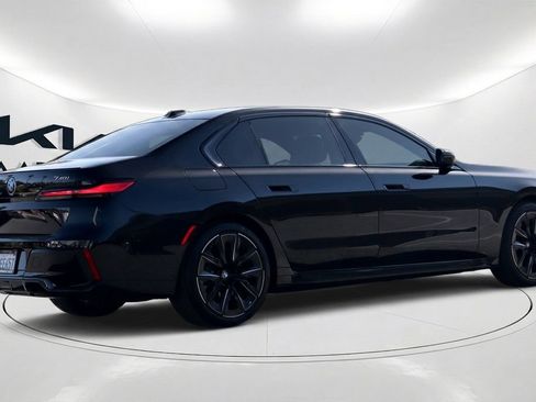 Used 2026 BMW 740i w/ Premium Package RWD image 4