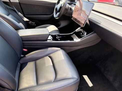 Used 2021 Tesla Model Y Long Range AWD/4WD image 6