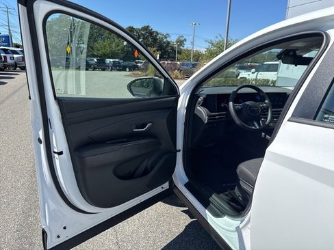 New 2025 Hyundai Tucson SE image 10