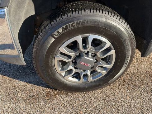 Used 2022 GMC Sierra 3500 Pro w/ Convenience Package image 10