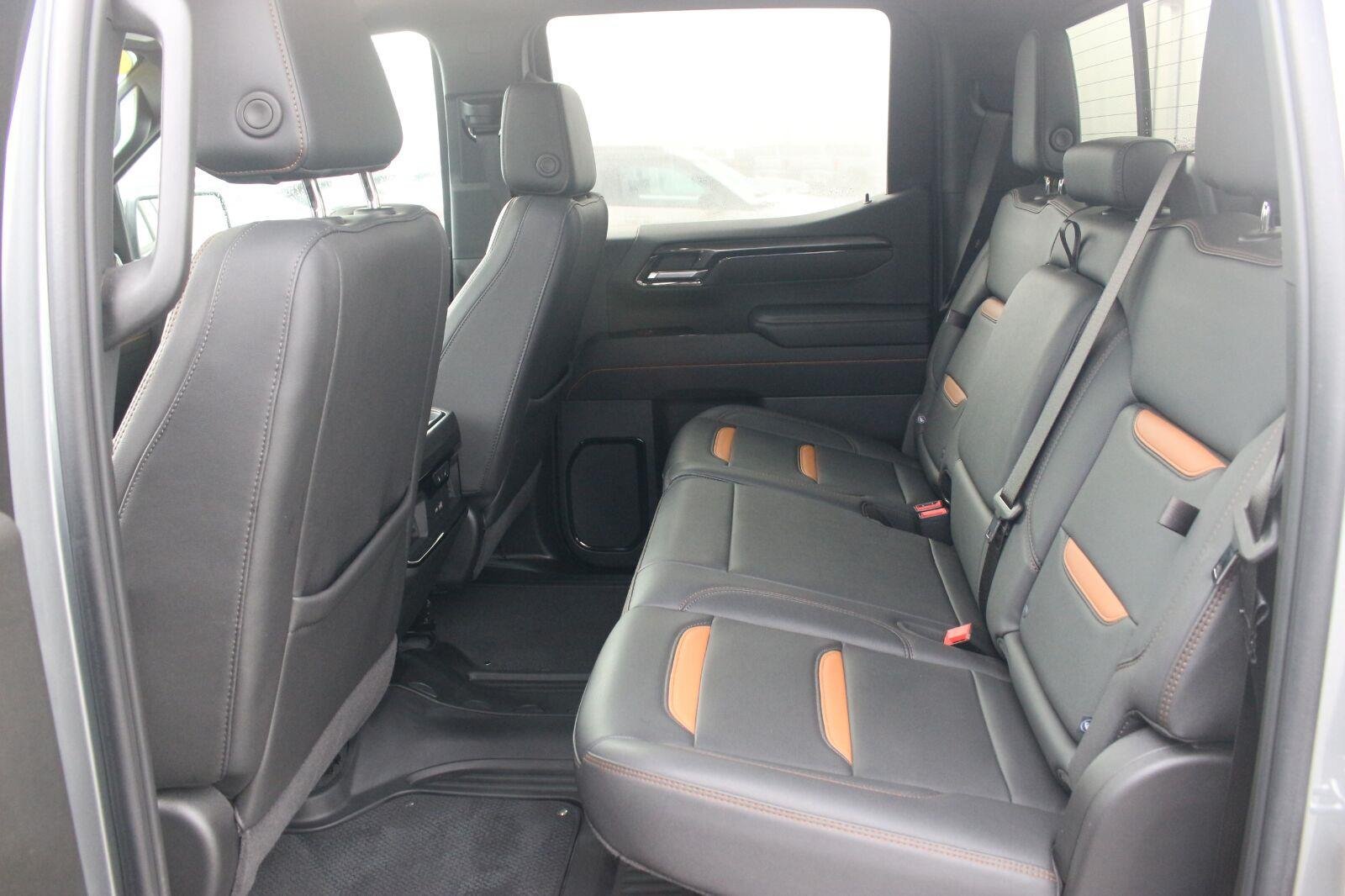 Used 2025 GMC Sierra 1500 AT4 w/ AT4 Premium Package AWD/4WD image 37