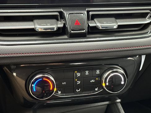 Used 2025 Chevrolet TrailBlazer RS w/ Driver Confidence Package image 20