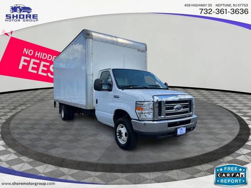 Used 2019 Ford E-450 and Econoline 450 Super Duty w/ Power Windows & Locks Group image 3