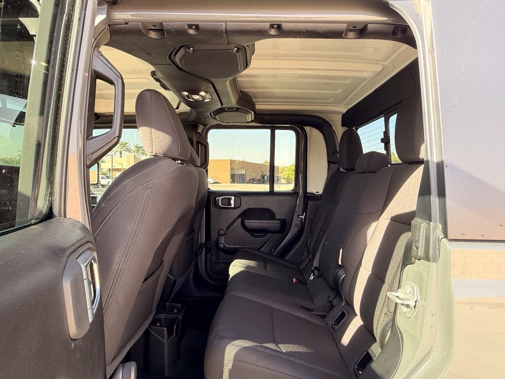 Used 2023 Jeep Gladiator Sport AWD/4WD image 18