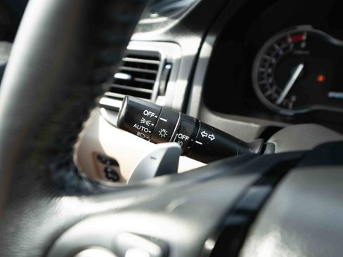 Used 2017 Honda Pilot Elite image 13