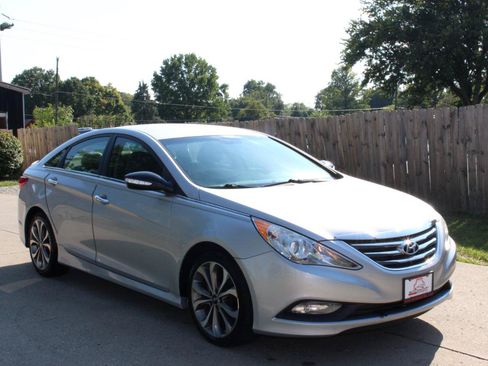 Used 2014 Hyundai Sonata SE FWD image 2