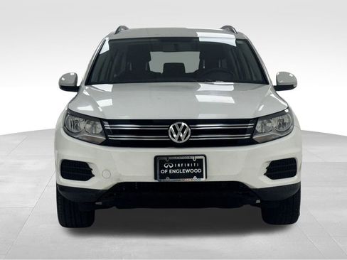 Used 2017 Volkswagen Tiguan S image 2