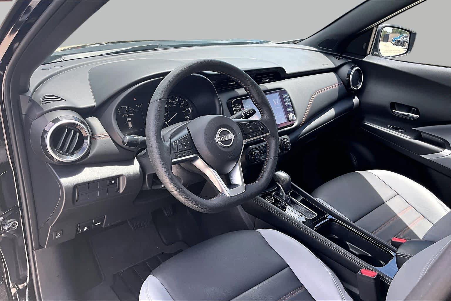 Used 2024 Nissan Kicks SR w/ SR Premium Package FWD image 16