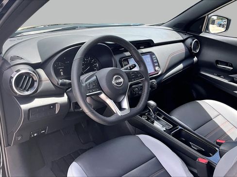 Used 2024 Nissan Kicks SR w/ SR Premium Package FWD image 16