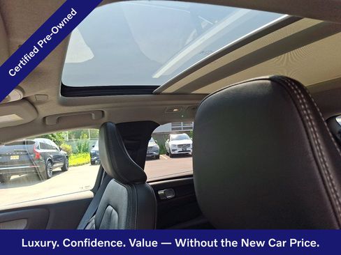 Certified 2023 Volvo XC40 B5 Plus w/ Climate Package AWD/4WD image 15