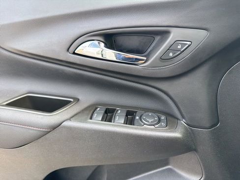 Used 2023 Chevrolet Equinox RS AWD/4WD image 23