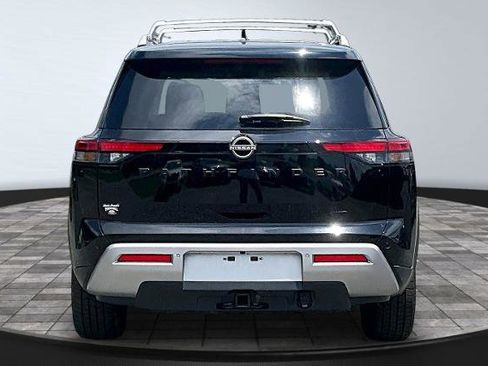 Used 2023 Nissan Pathfinder SL w/ SL Premium Package AWD/4WD image 4