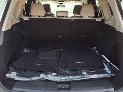 Used 2023 Nissan Rogue SV image 6