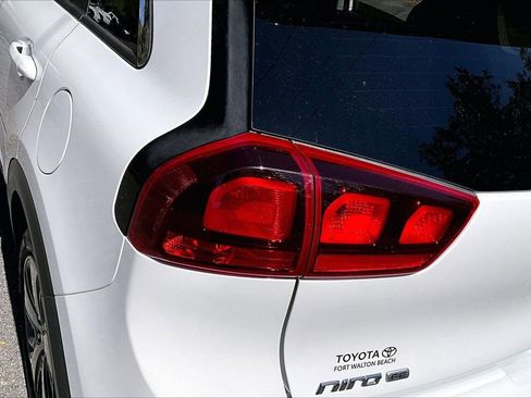 Used 2020 Kia Niro LX image 20