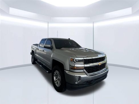Used 2018 Chevrolet Silverado 1500 LT w/ All Star Edition RWD image 3