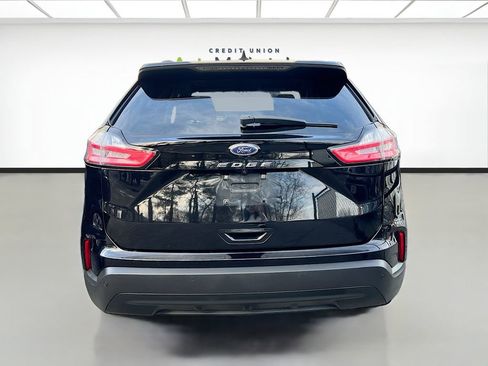 Used 2021 Ford Edge SE image 5