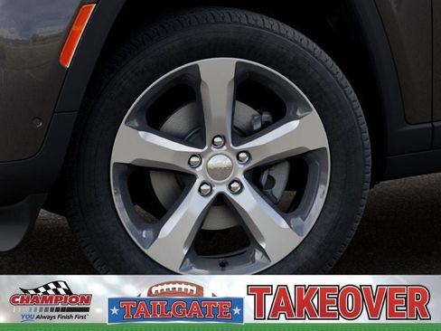 New 2026 Jeep Grand Cherokee Limited w/ Luxury Tech Group II AWD/4WD image 8