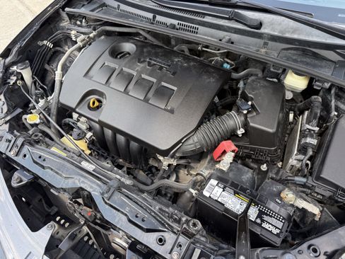 Used 2016 Toyota Corolla LE FWD image 32