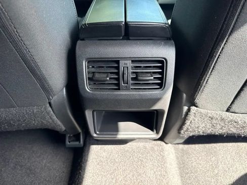 Used 2024 Nissan Rogue S FWD image 32