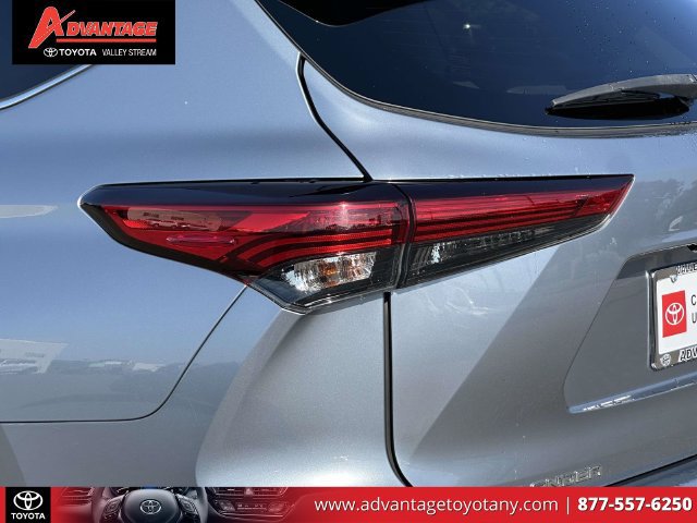 Certified 2021 Toyota Highlander Limited AWD/4WD image 13