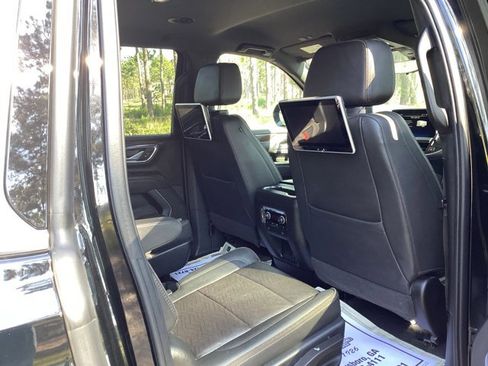 Used 2022 Chevrolet Suburban High Country image 10