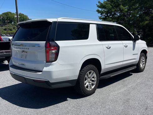 Used 2022 Chevrolet Suburban LT AWD/4WD image 5