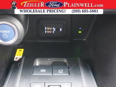 Used 2022 Toyota Venza LE image 21