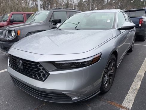 Used 2023 Honda Accord EX image 1