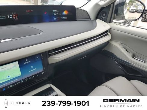 New 2026 Lincoln Navigator L Reserve AWD/4WD image 33
