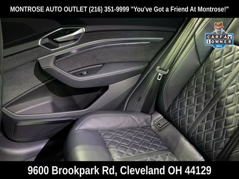 Used 2022 Audi e-tron S Premium Plus image 33
