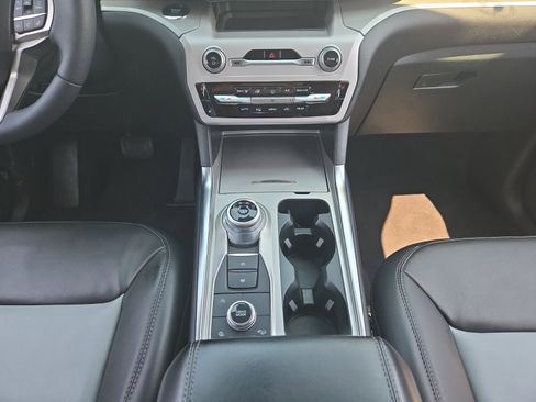 Used 2023 Ford Explorer XLT w/ Equipment Group 202A AWD/4WD image 21